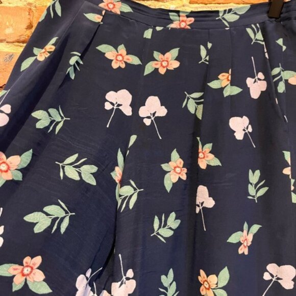 TRYB 100% Silk Floral Culottes Pants Cropped Size Small - Picture 3 of 6